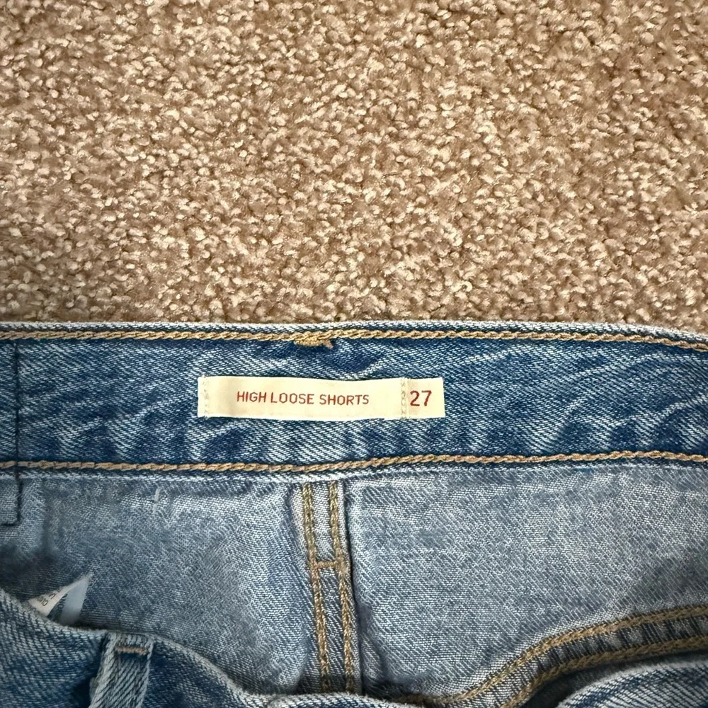 Levi’s Women's High Waisted Shorts - Picture 3 of 3